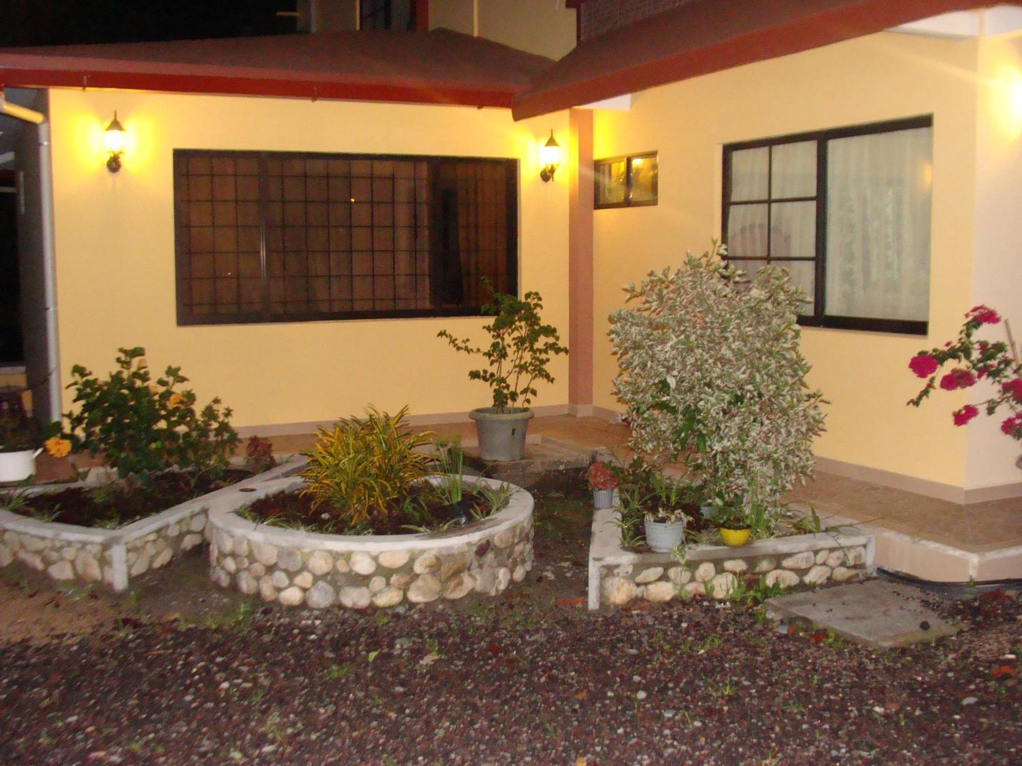 Hostal La Molienda Puyo Luaran gambar